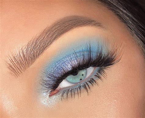 easy blue eyeshadow looks.